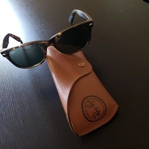 New Wayfarer Polarized RayBan sunglasses